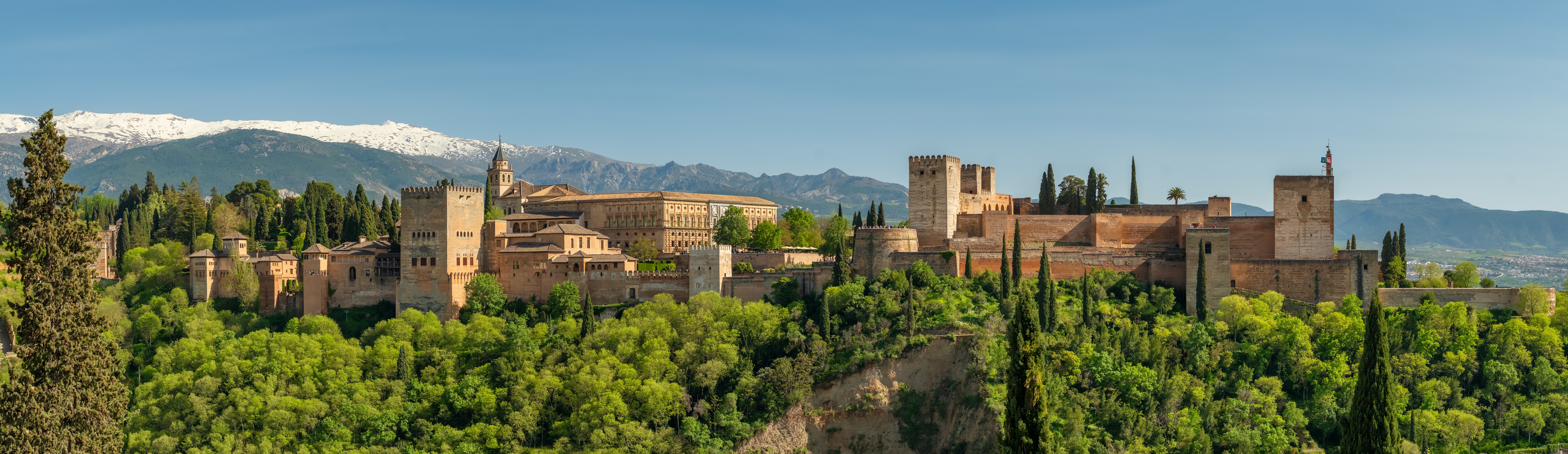 Alhambra Granada Spanien Shutterstock 2495212099